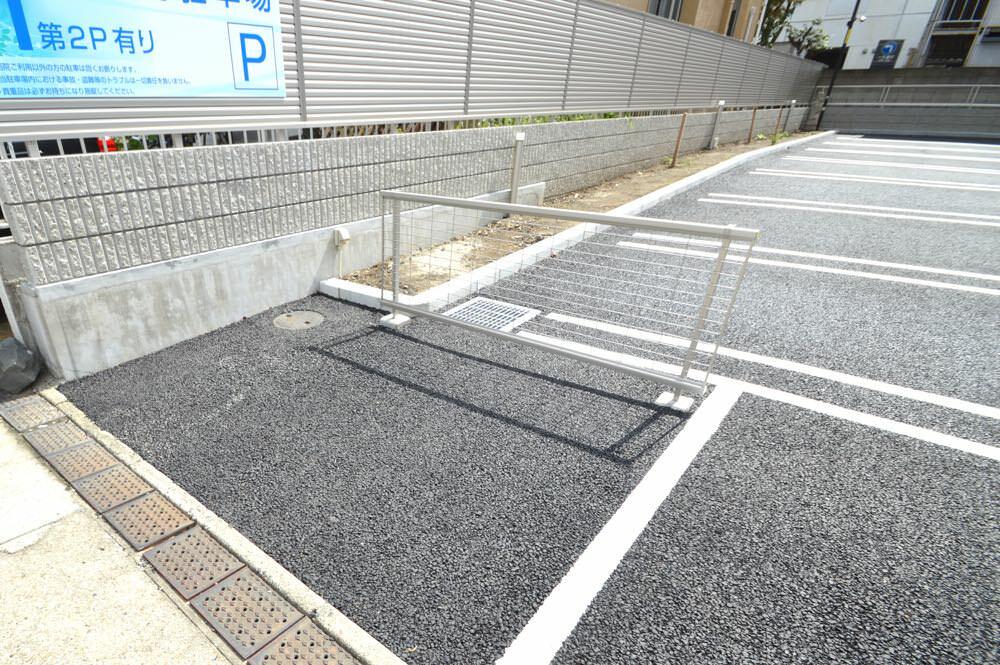 医院横・駐輪場